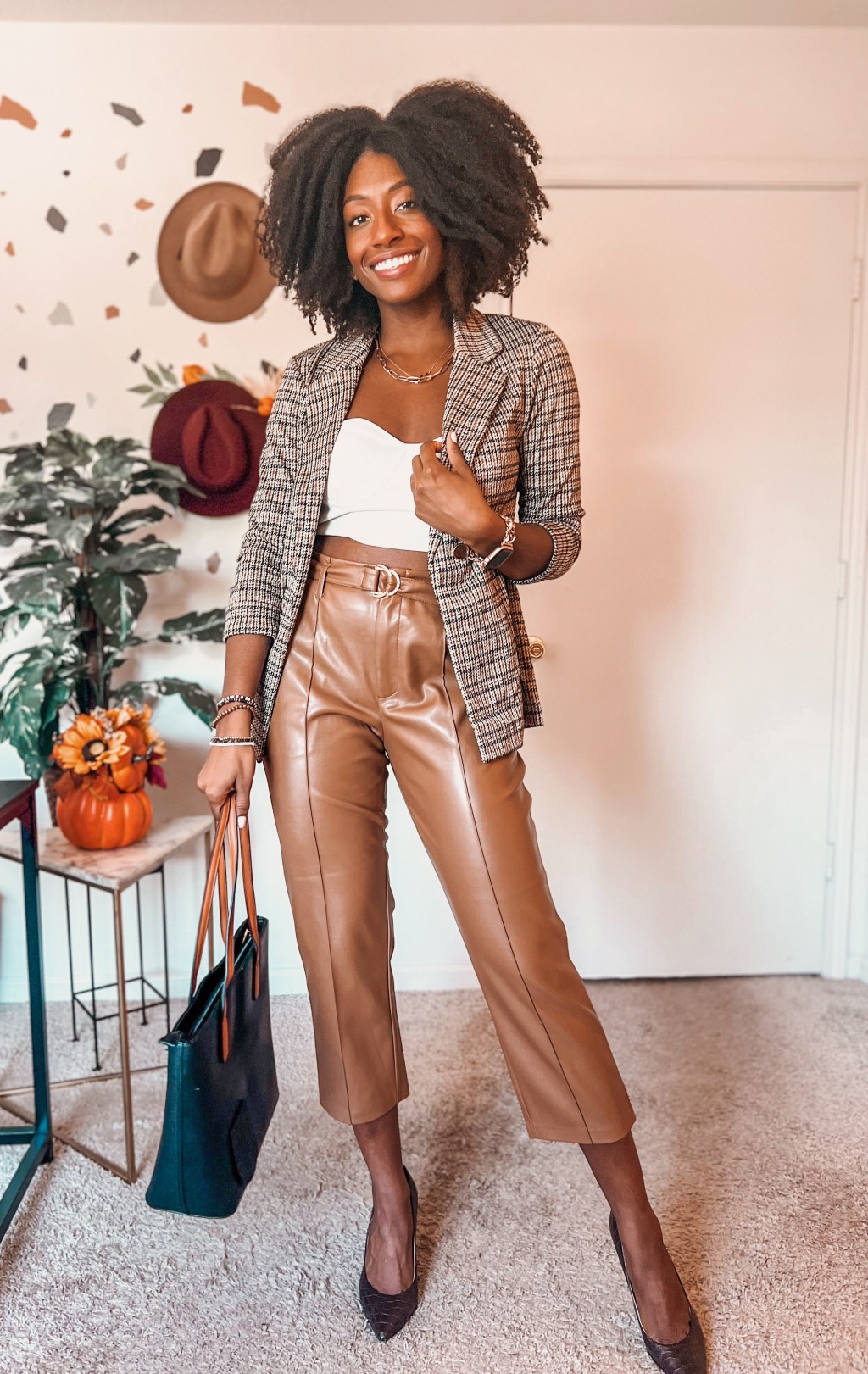 faux leather pant office&nbsp;outfit